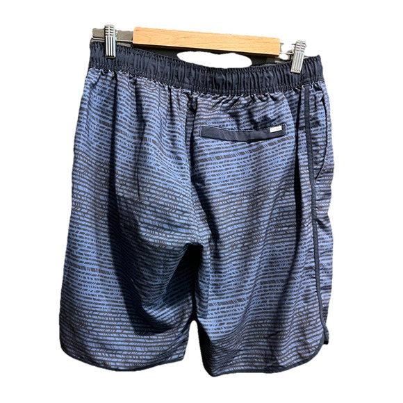 Vuori Blue Striped V-Cycled Performance 4-Way Stretch Men's Board Shorts Size M - Picture 2 of 5